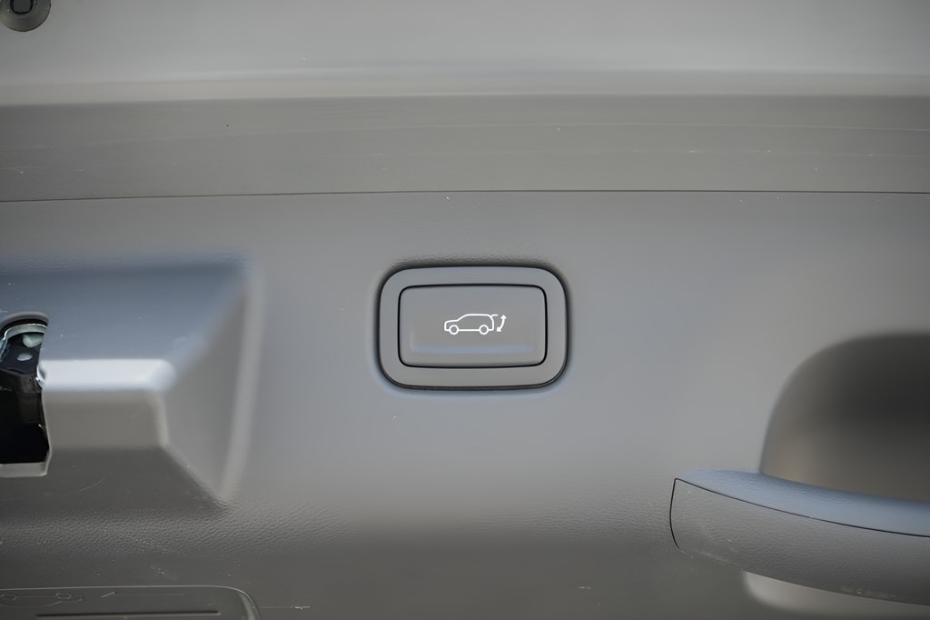 2024 Hyundai Kona Limited - Photo 11