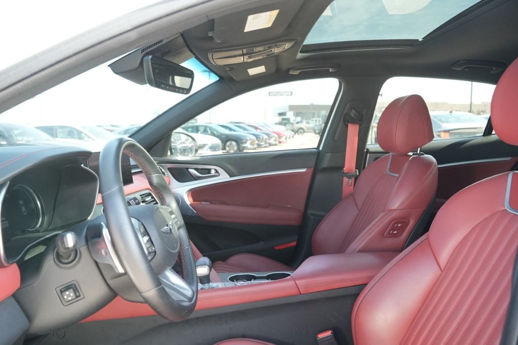 2023 GENESIS G70 - Image 28