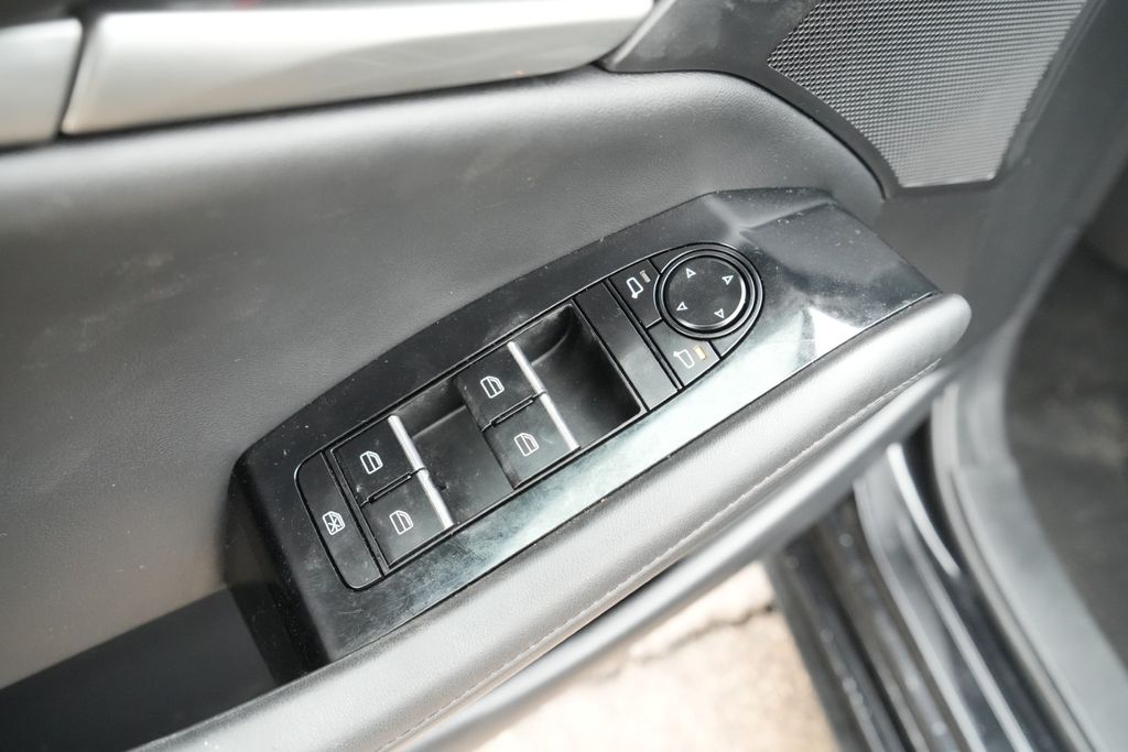 2024 MAZDA MAZDA3 - Image 21