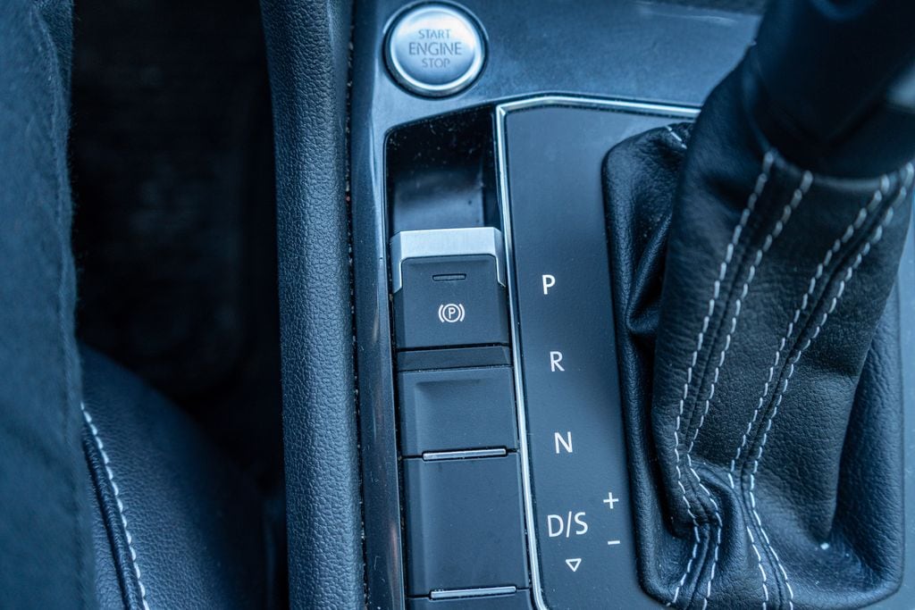 2021 VOLKSWAGEN TIGUAN - Image 28