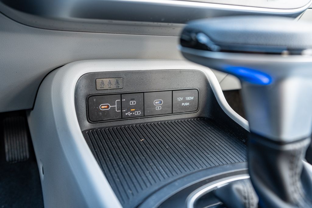 2025 HYUNDAI KONA - Image 31