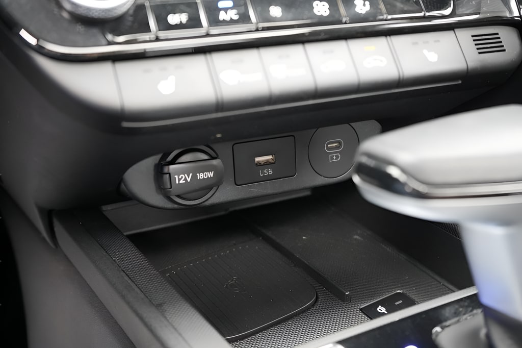 2024 Hyundai Elantra SEL - Photo 32