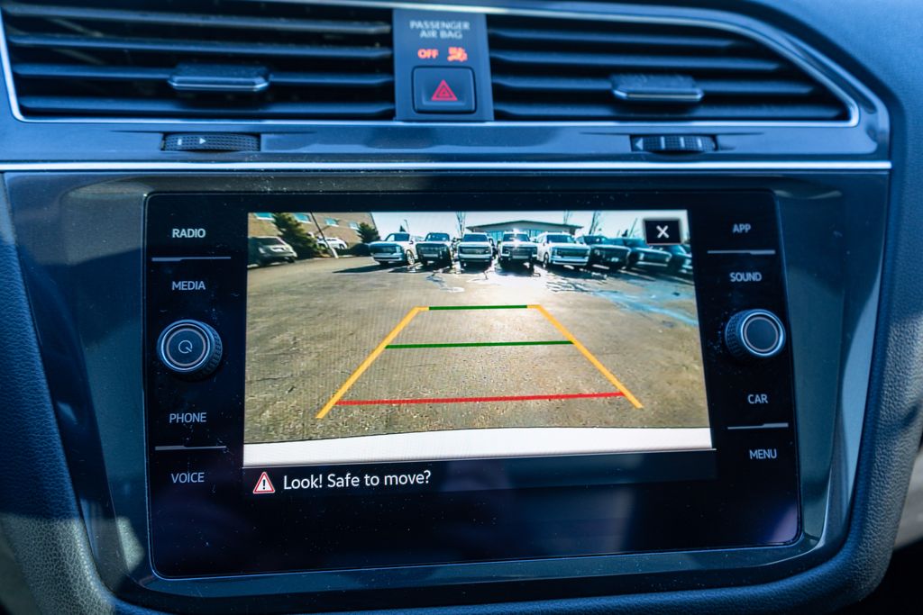 2021 VOLKSWAGEN TIGUAN - Image 34