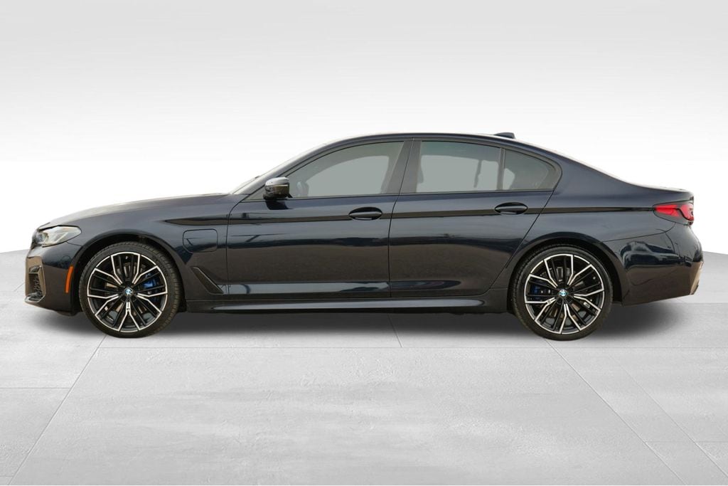 2021 BMW 530E - Image 4