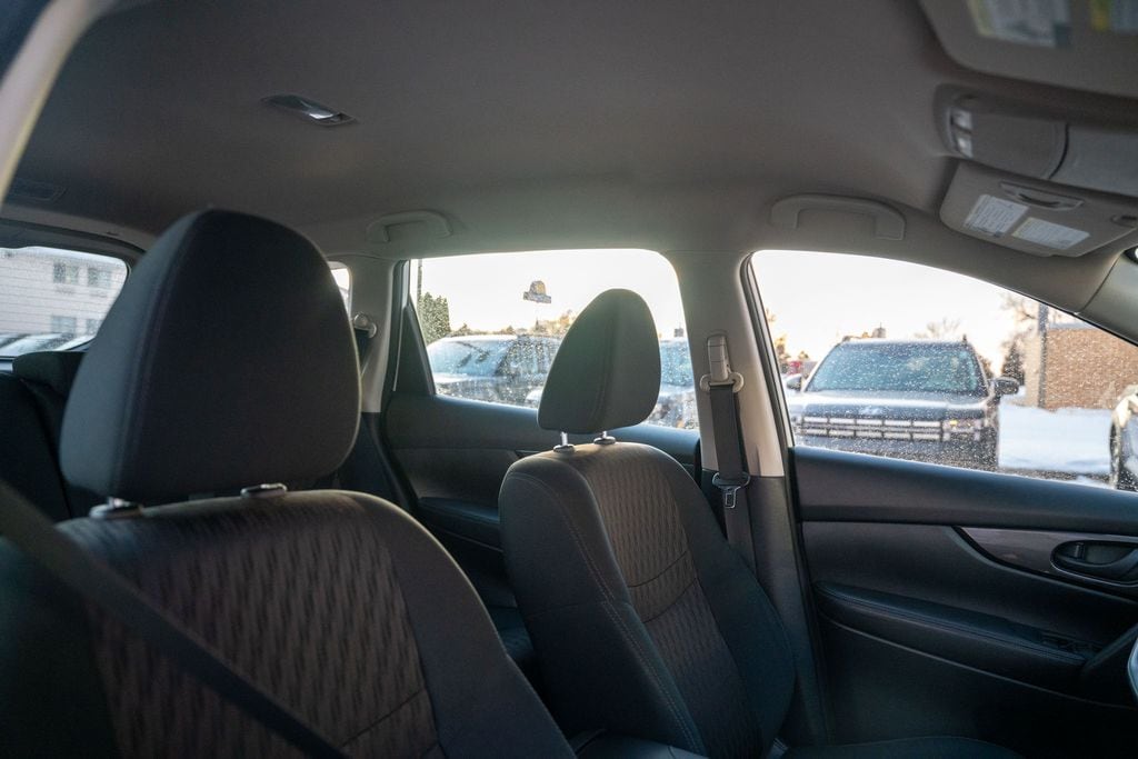 2019 NISSAN ROGUE - Image 12