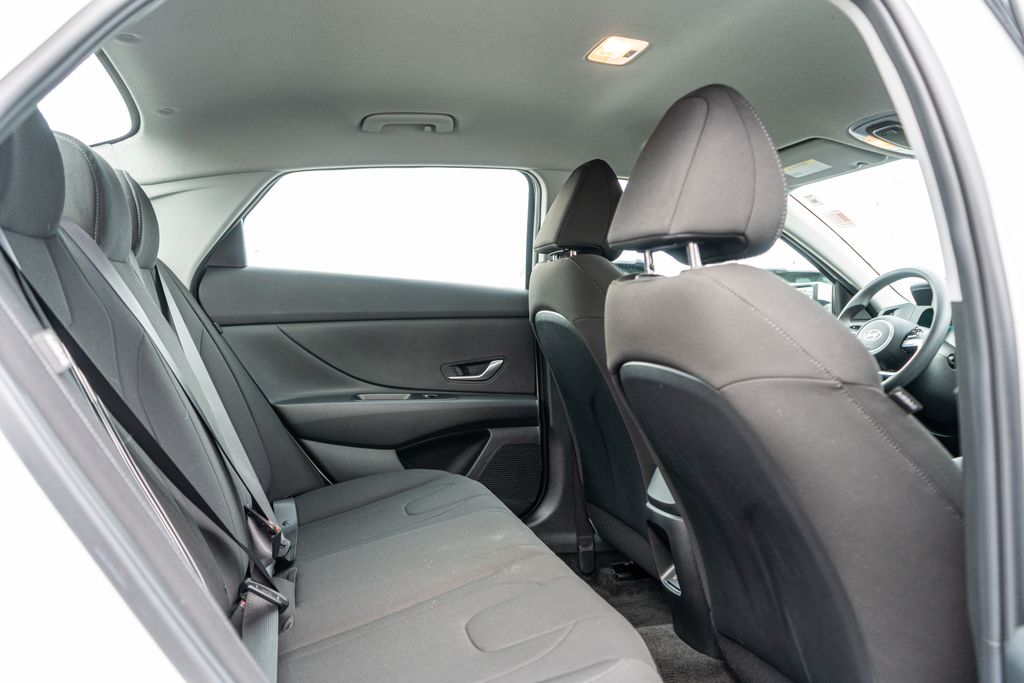 2025 HYUNDAI ELANTRA - Image 13