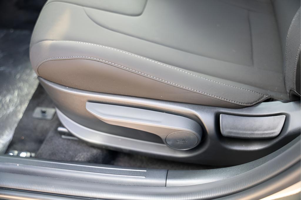 2025 Hyundai Elantra Blue - Photo 20