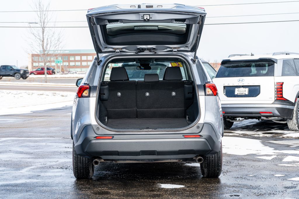 2024 TOYOTA RAV4 - Image 11