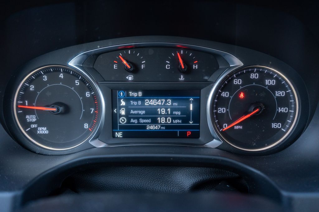 2023 GMC ACADIA - Image 30