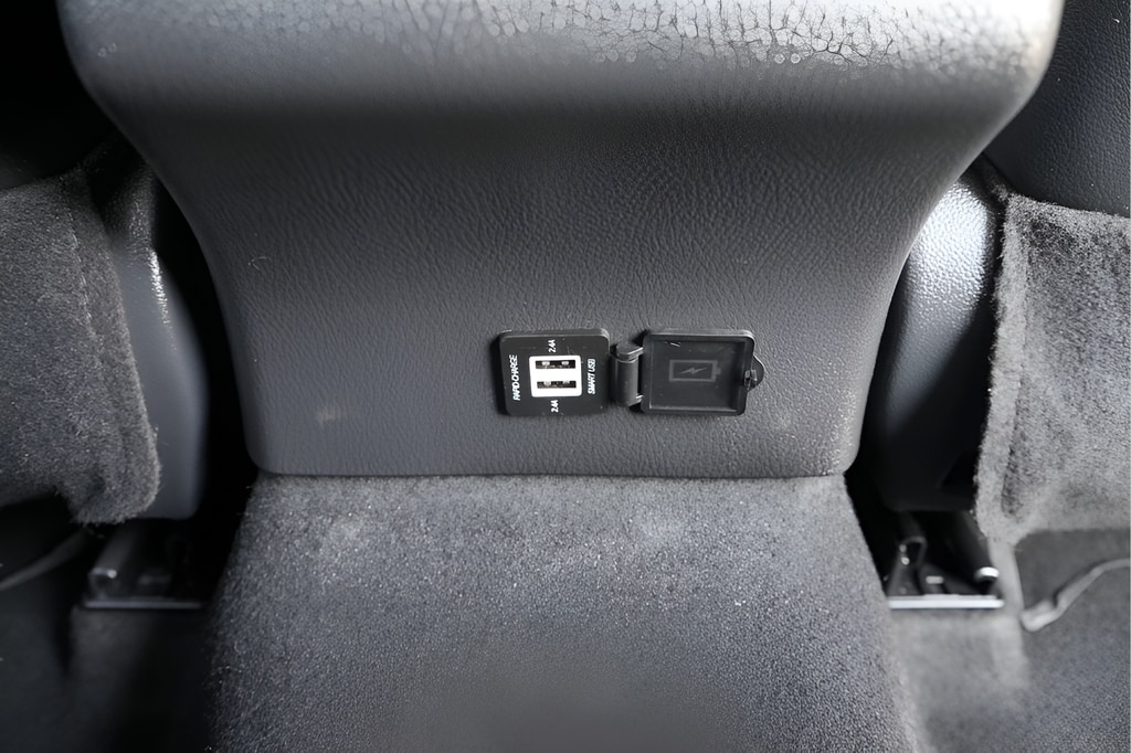 2023 Toyota Camry SE - Photo 18