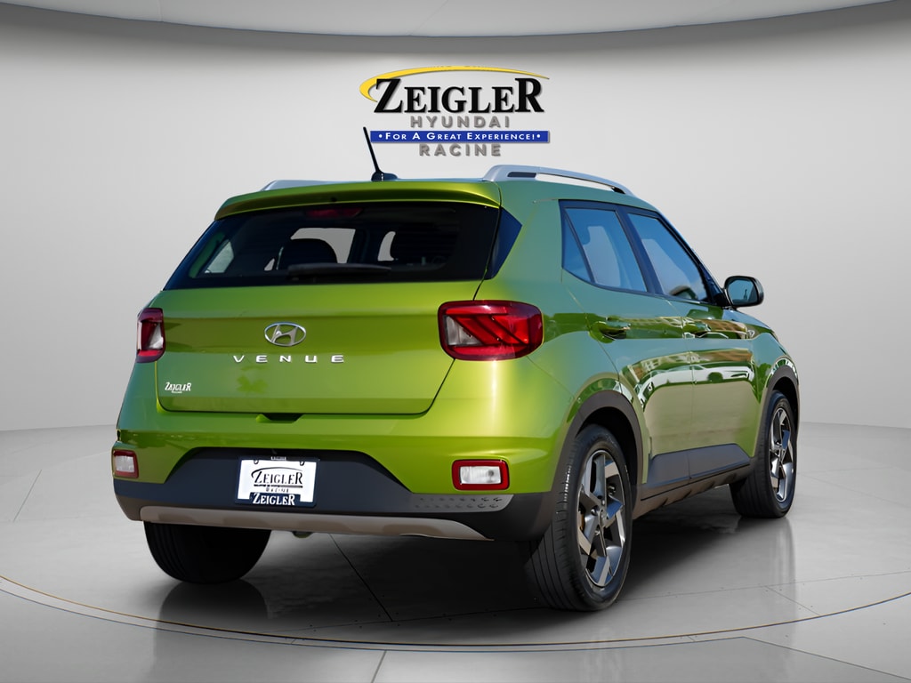 2023 Hyundai Venue SEL - Photo 7