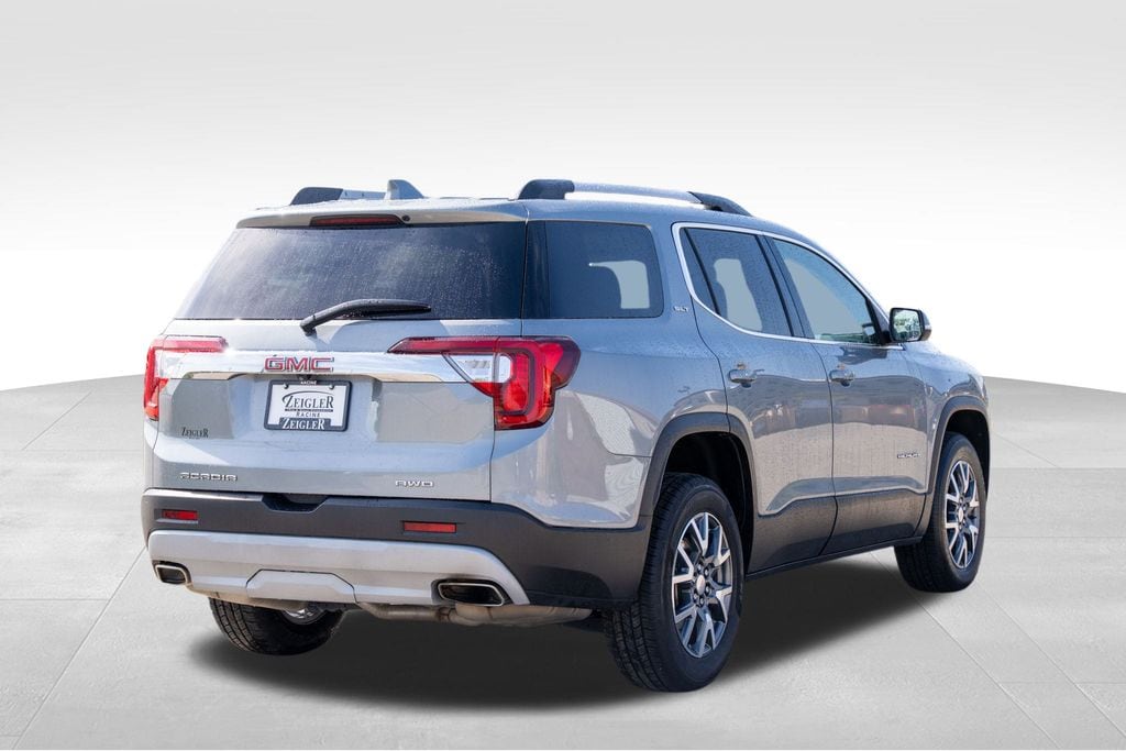 2023 GMC ACADIA - Image 7