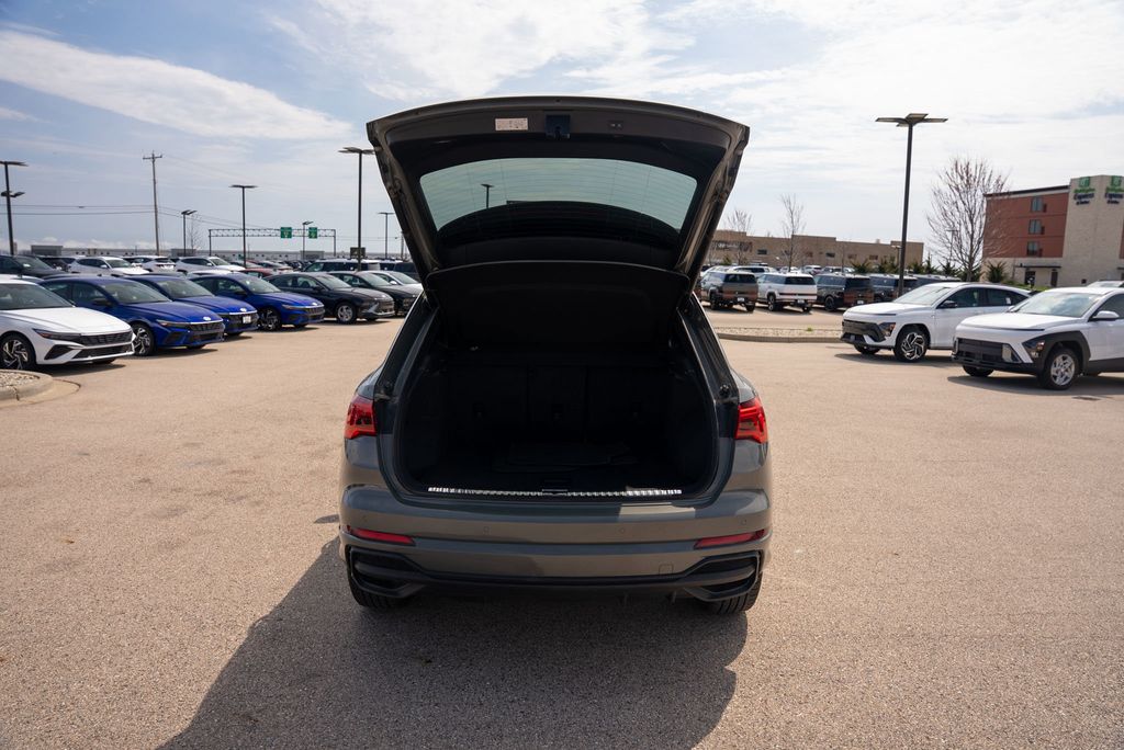 2024 AUDI Q3 - Image 10