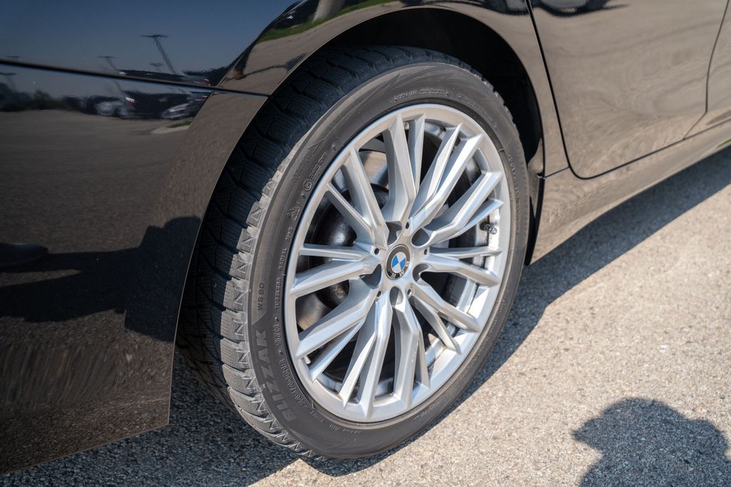 2023 BMW 330I - Image 9