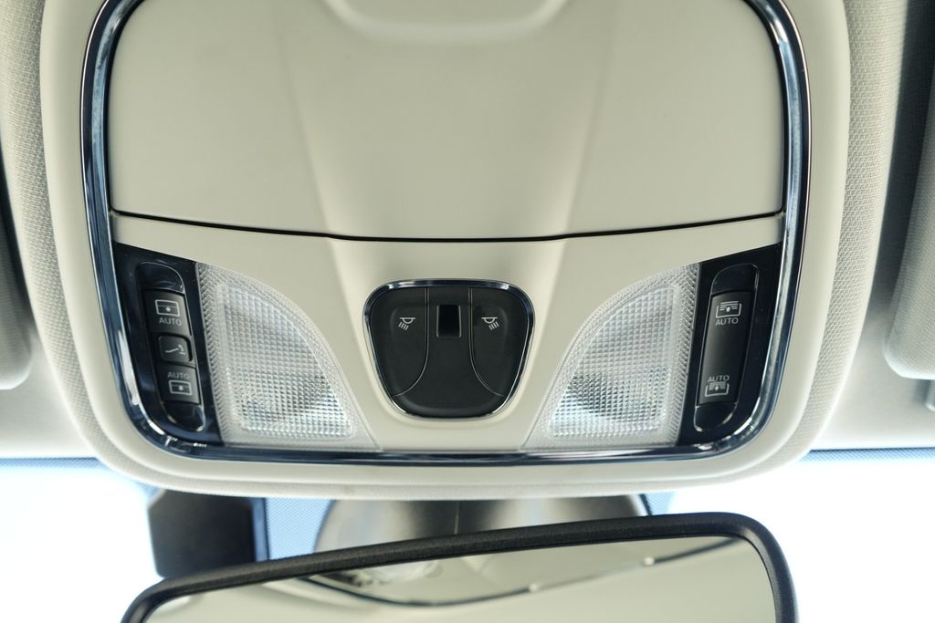 2020 JEEP CHEROKEE - Image 20