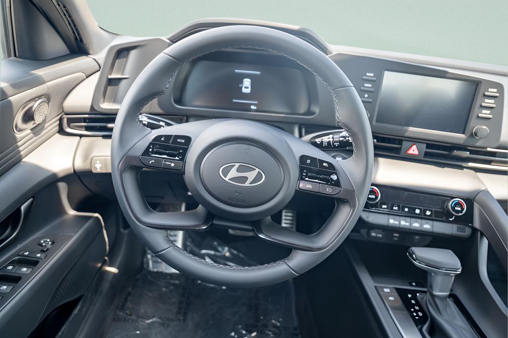 2025 Hyundai Elantra SEL - Photo 14