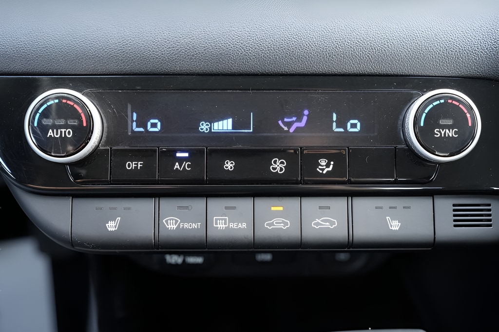 2021 Hyundai Elantra SEL - Photo 32