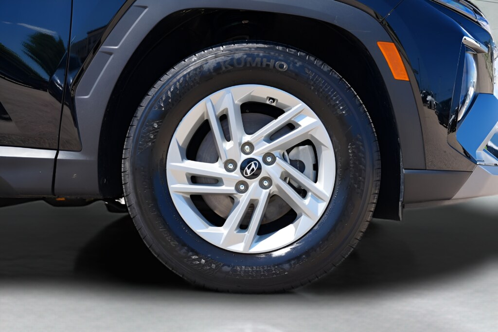2025 Hyundai Tucson SE - Photo 9
