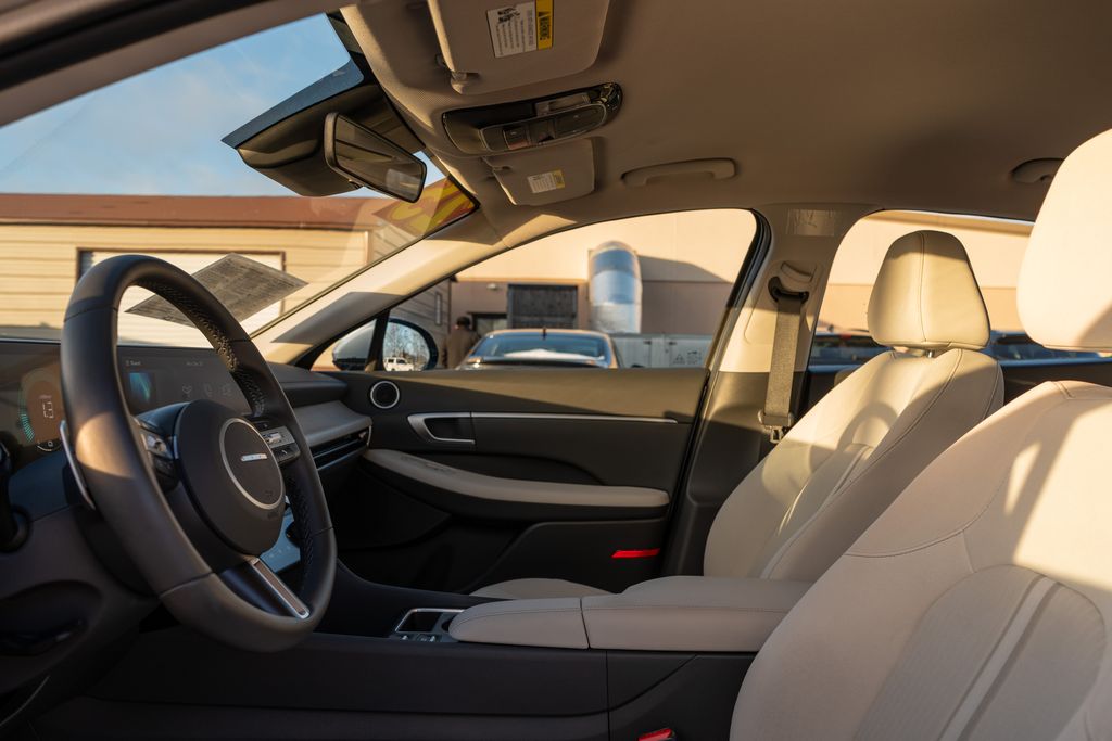 2025 HYUNDAI SONATA - Image 22
