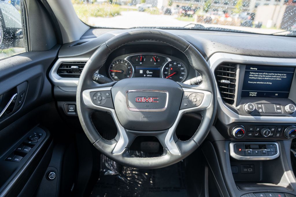 2023 GMC ACADIA - Image 15