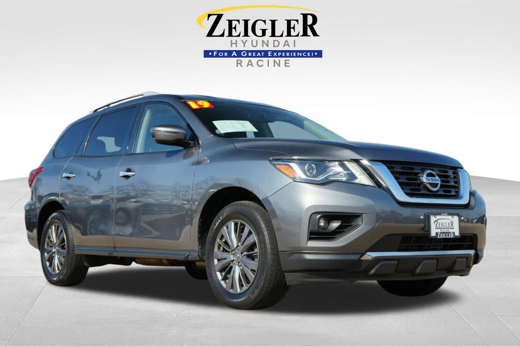 2019 Nissan Pathfinder SV