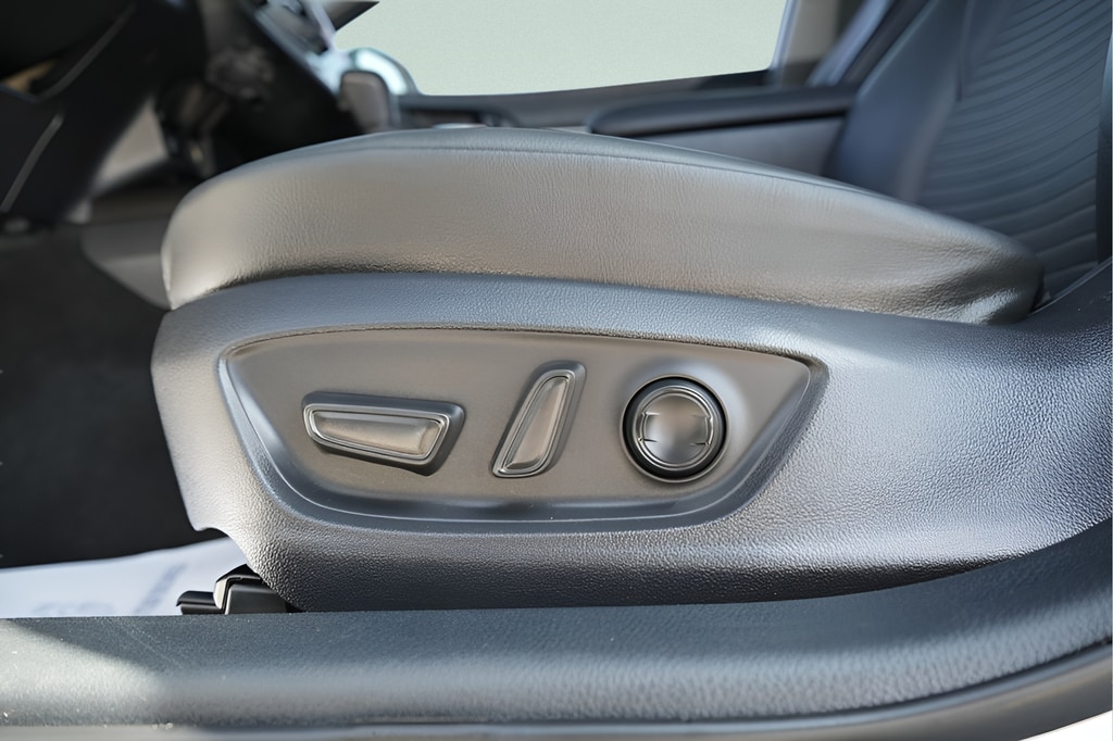 2023 Toyota Camry SE - Photo 22