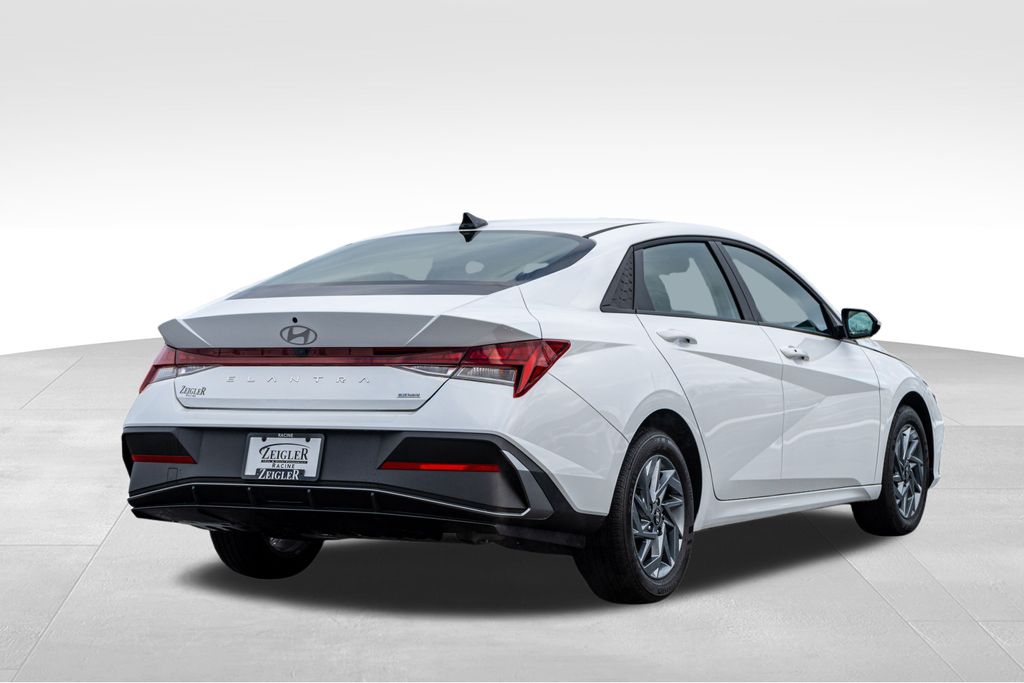 2025 HYUNDAI ELANTRA - Image 7