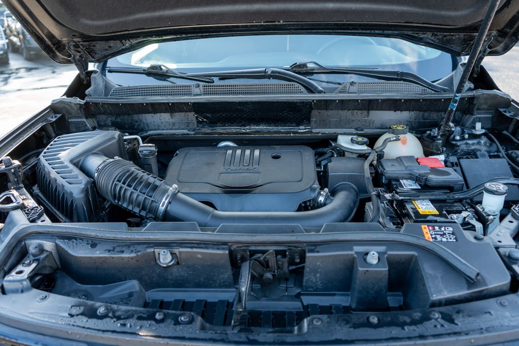 2023 GMC ACADIA - Image 21