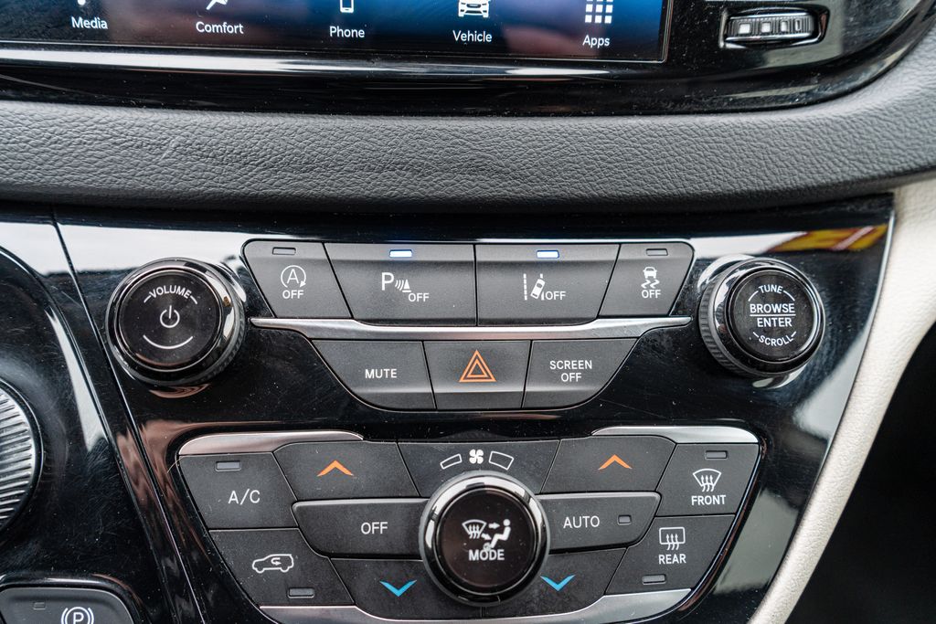 2023 CHRYSLER PACIFICA - Image 42