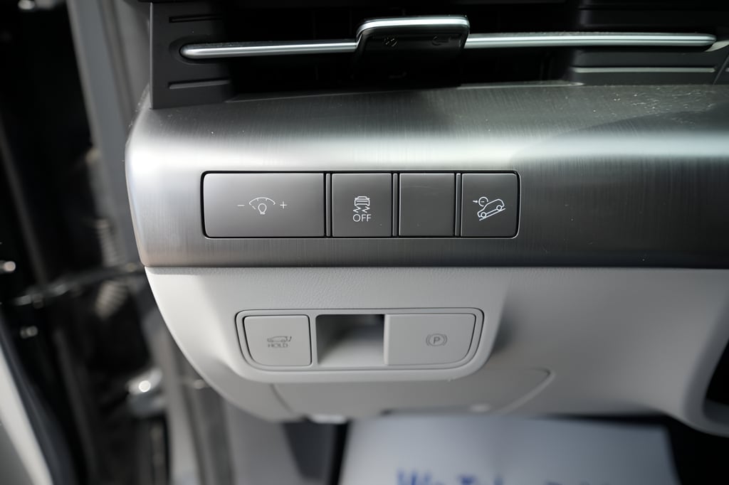 2024 Hyundai Kona Limited - Photo 25