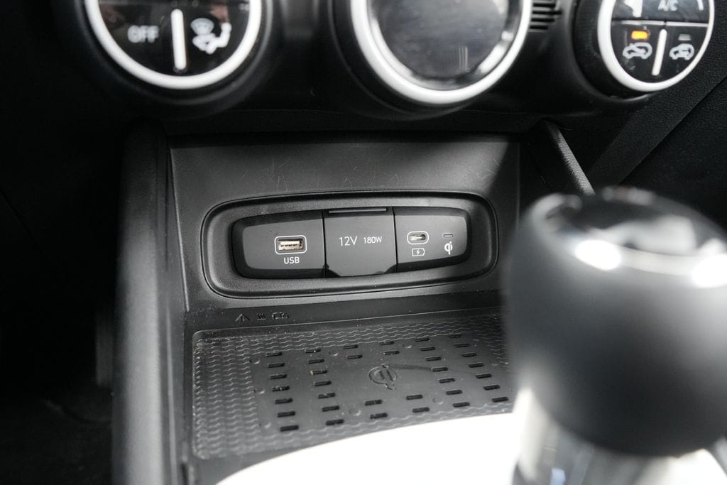 2023 HYUNDAI VENUE - Image 28