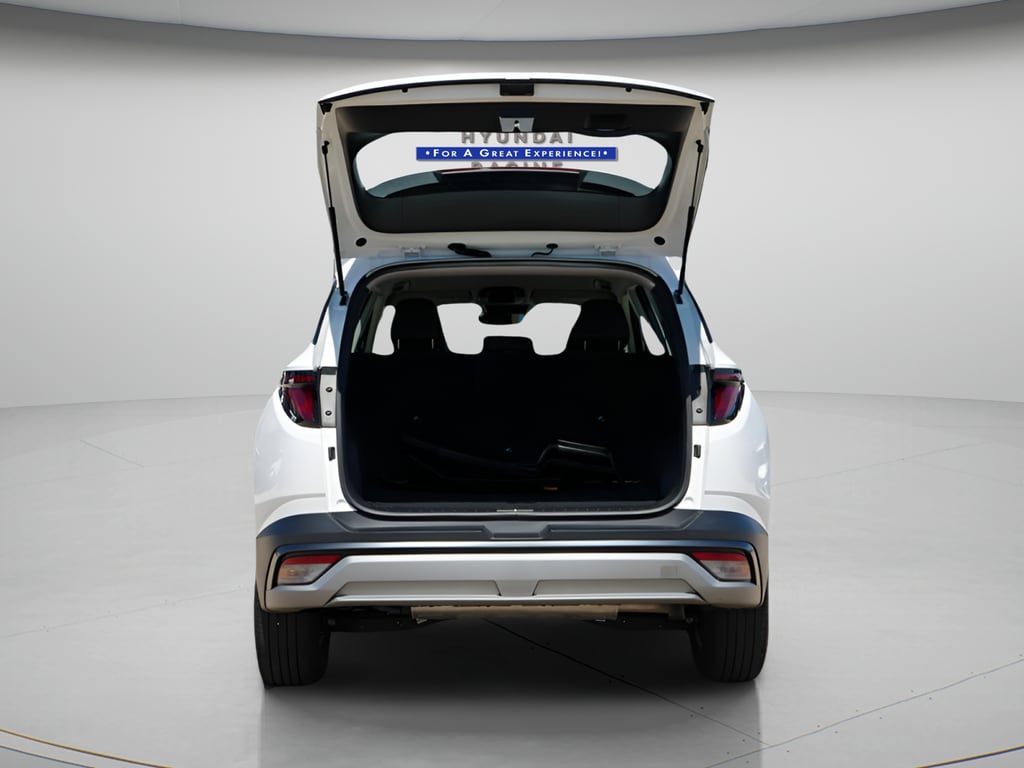 2025 Hyundai Tucson SE - Photo 10