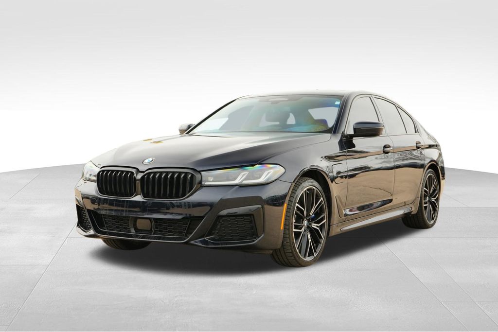 2021 BMW 530E - Image 3