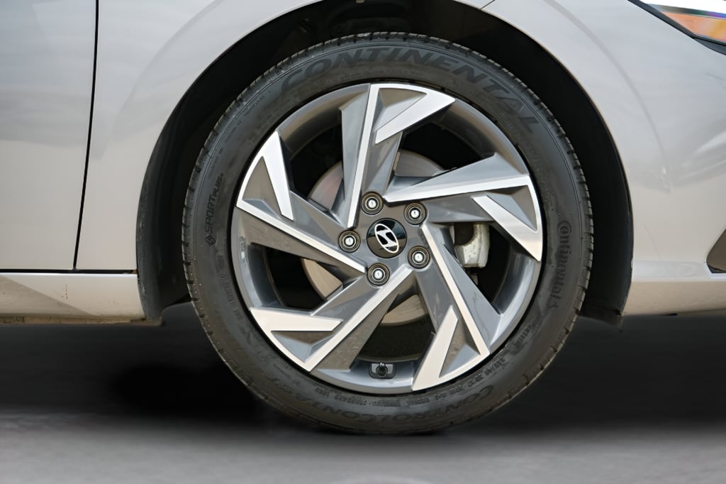 2024 Hyundai Elantra SEL - Photo 9