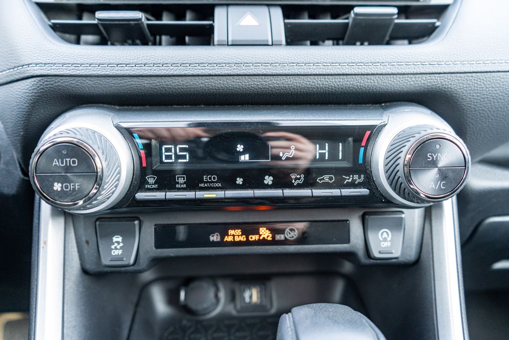 2023 TOYOTA RAV4 - Image 32