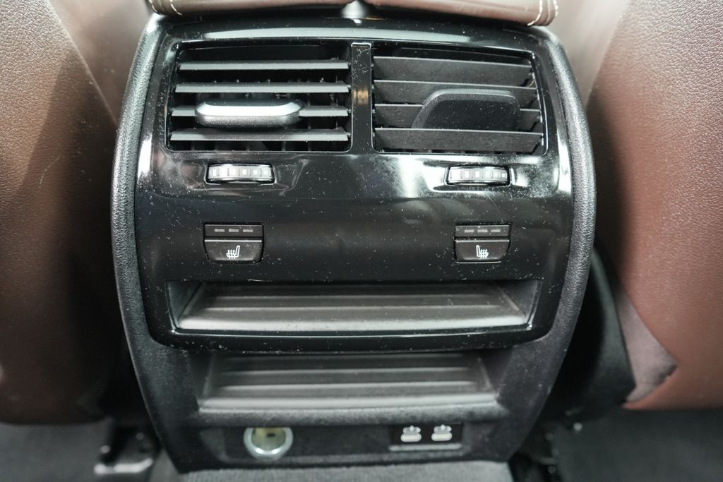 2021 BMW 530E - Image 19