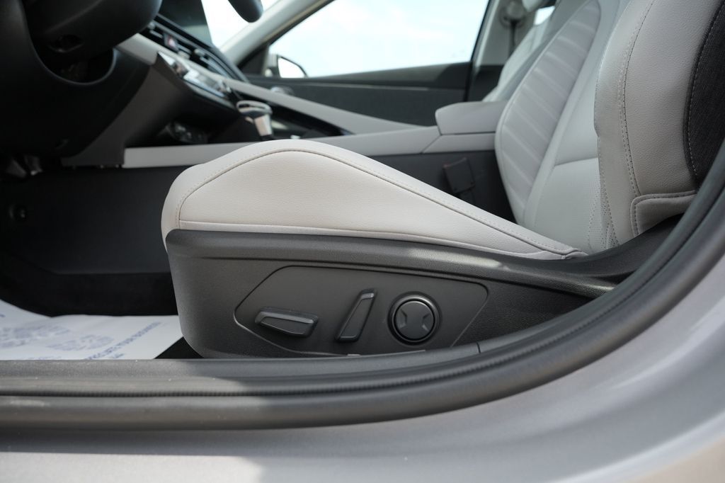 2026 Hyundai Elantra Limited - Photo 22