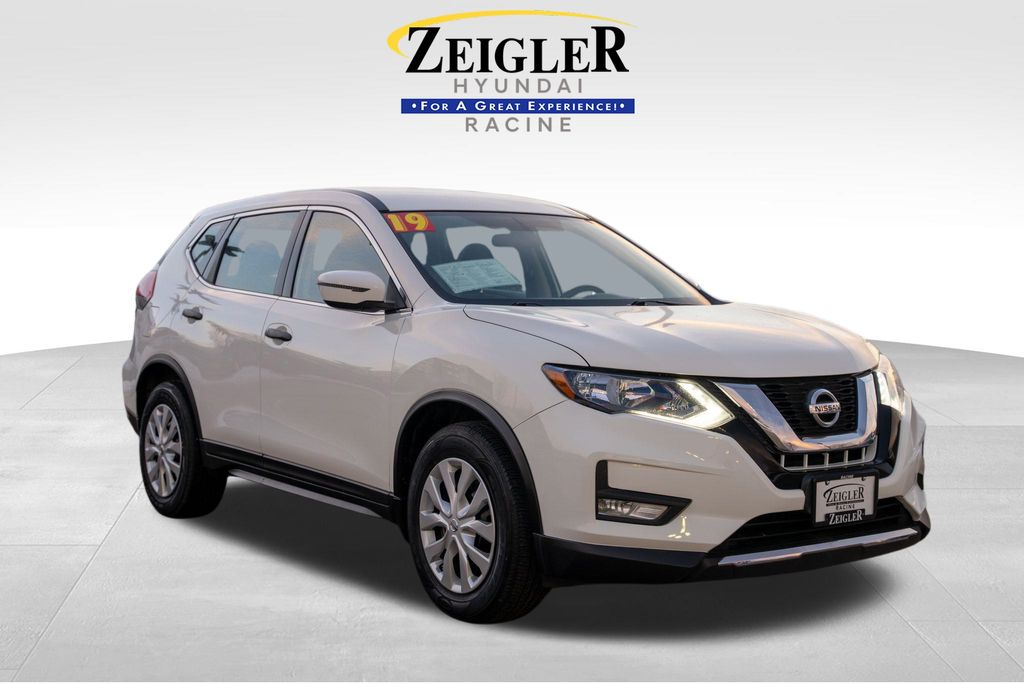 2019 NISSAN ROGUE - Image 1