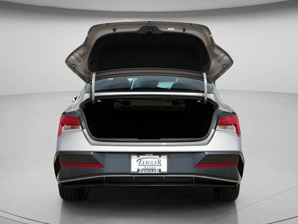 2024 Hyundai Elantra SEL - Photo 10
