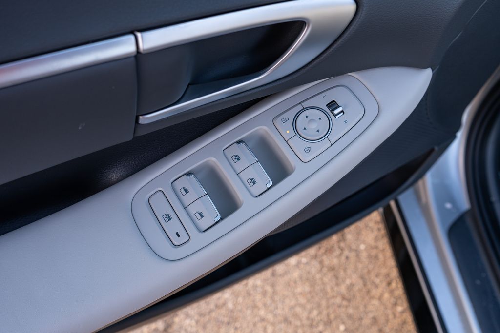 2025 HYUNDAI SONATA - Image 19