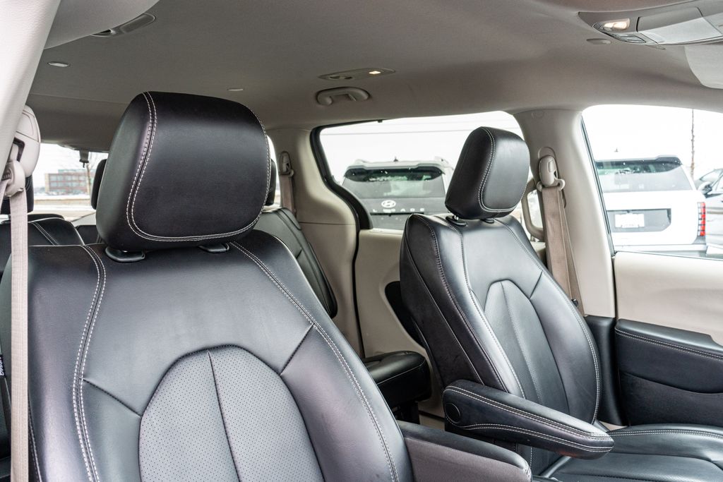 2023 CHRYSLER PACIFICA - Image 18