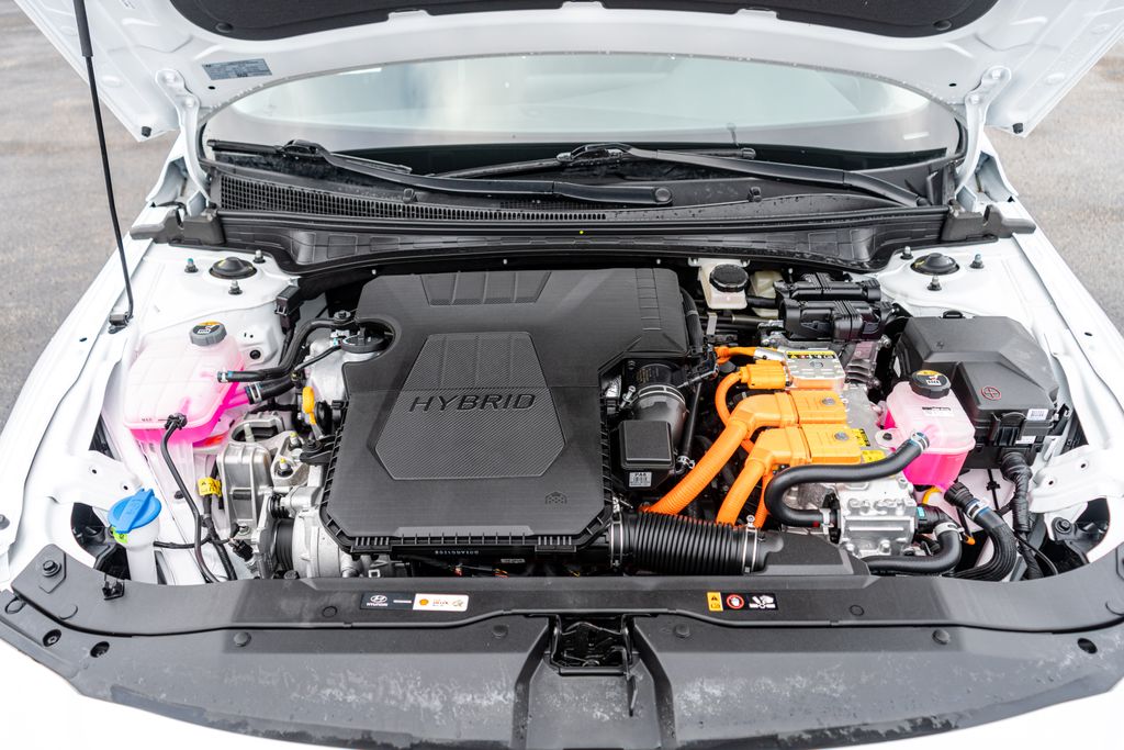 2025 HYUNDAI ELANTRA - Image 18