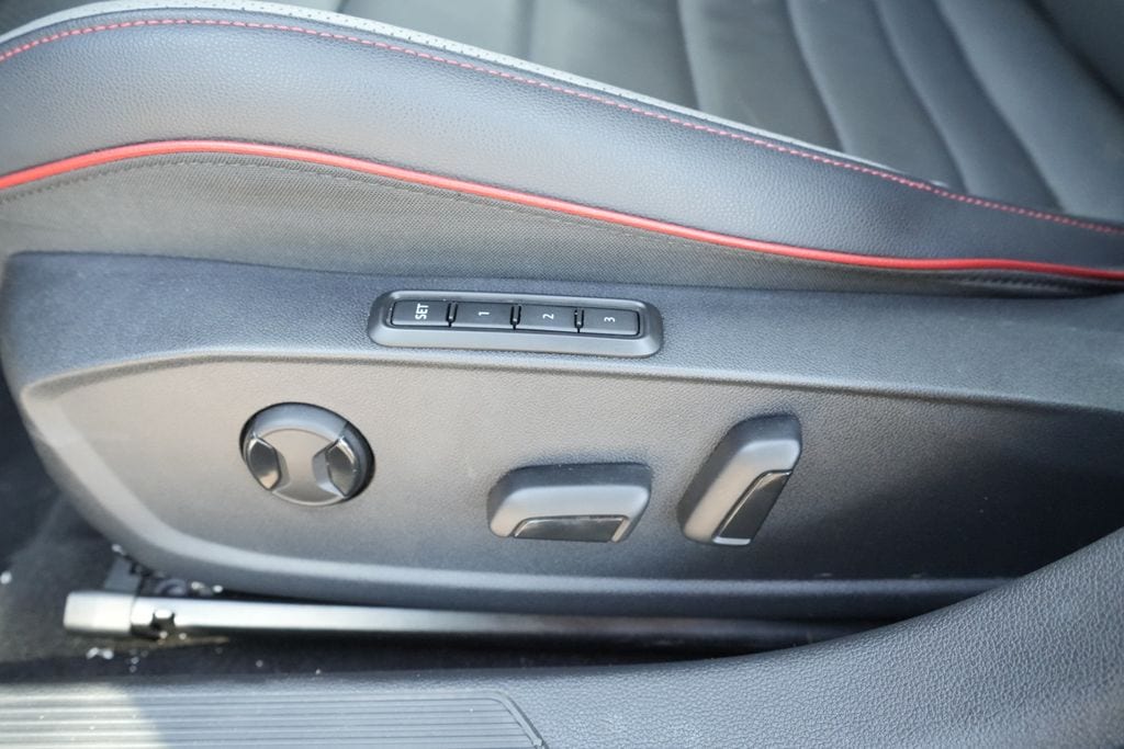 2024 VOLKSWAGEN GOLF GTI - Image 24