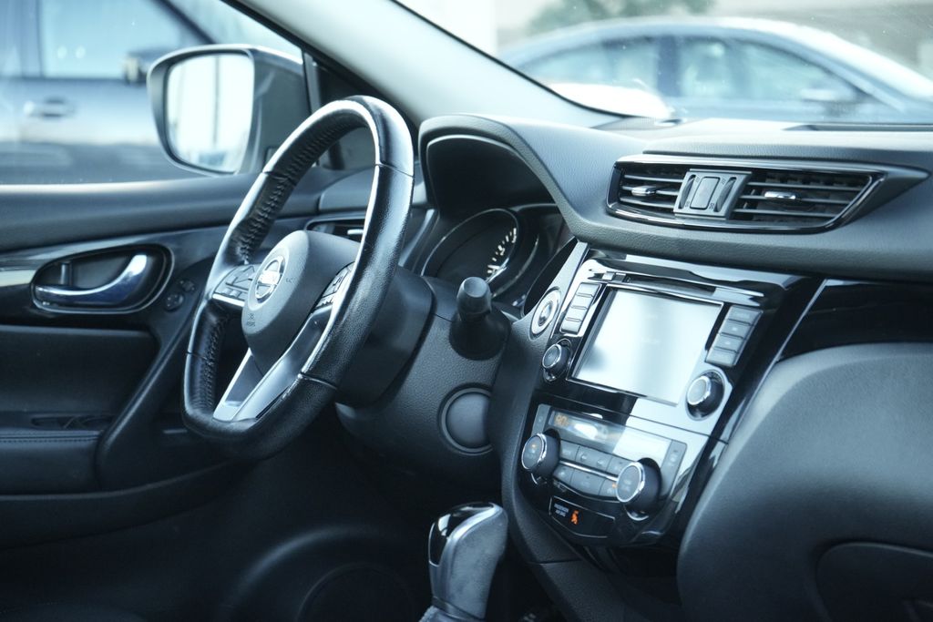 2020 NISSAN ROGUE SPORT - Image 12