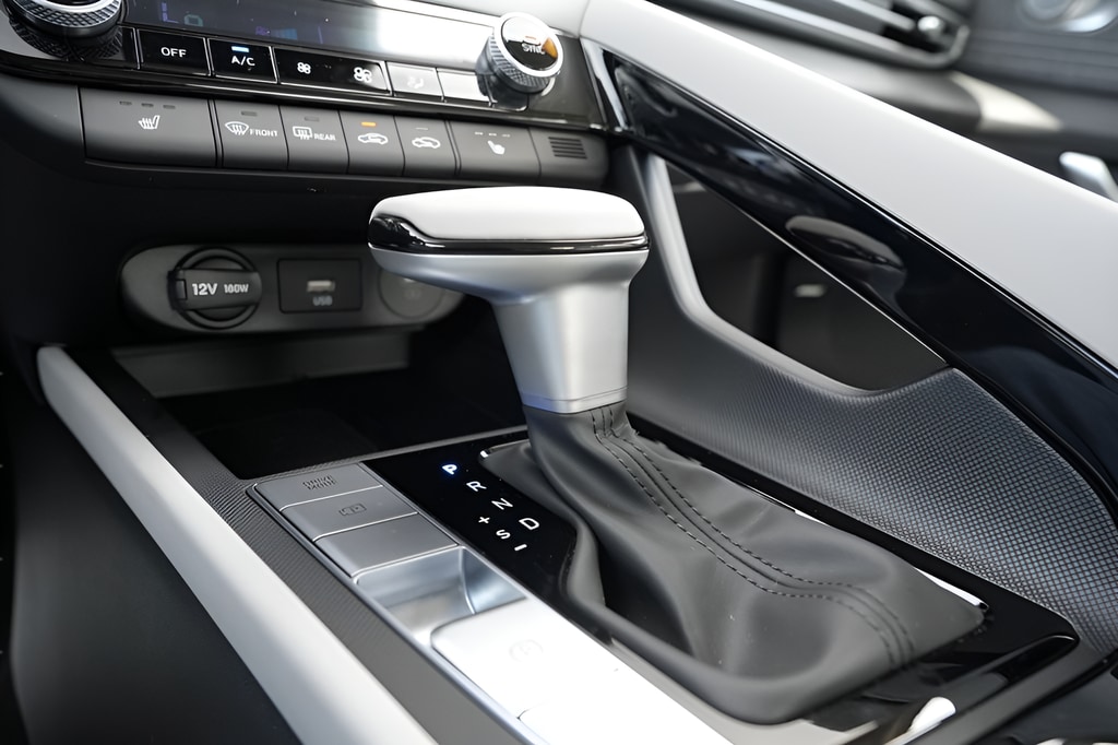 2026 Hyundai Elantra Limited - Photo 30