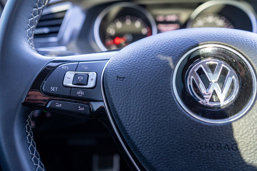 2021 VOLKSWAGEN TIGUAN - Image 23