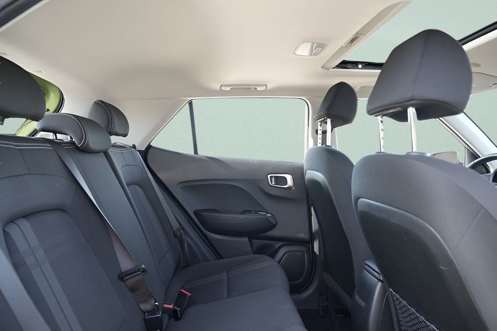 2023 Hyundai Venue SEL - Photo 14