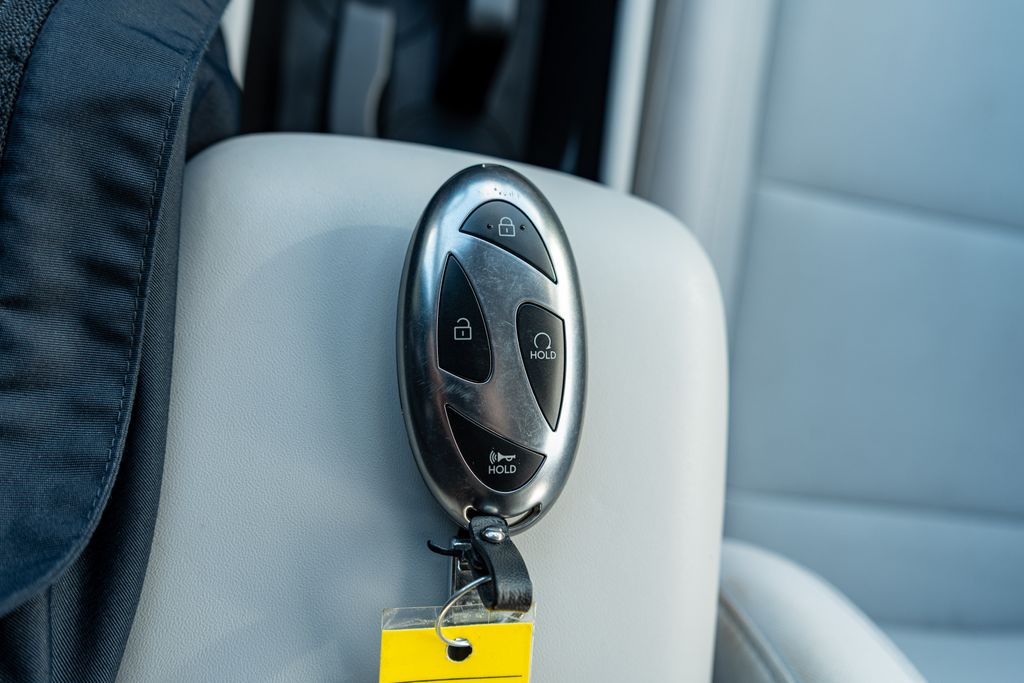 2025 HYUNDAI KONA - Image 36