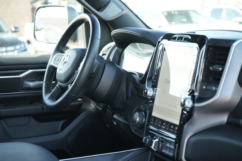 2023 RAM 1500 - Image 12