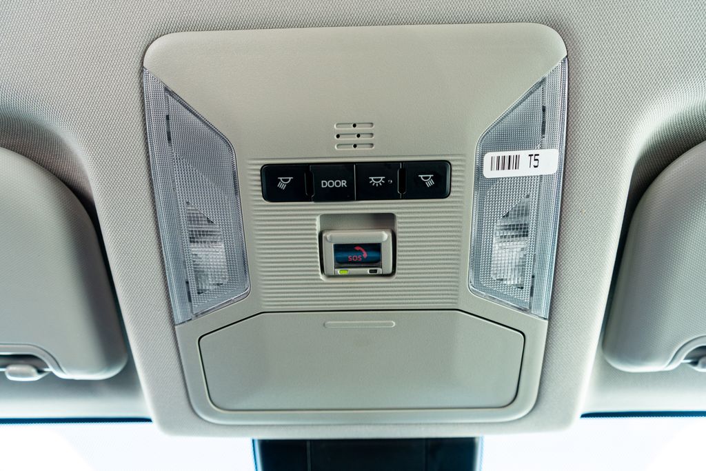 2024 TOYOTA RAV4 - Image 17